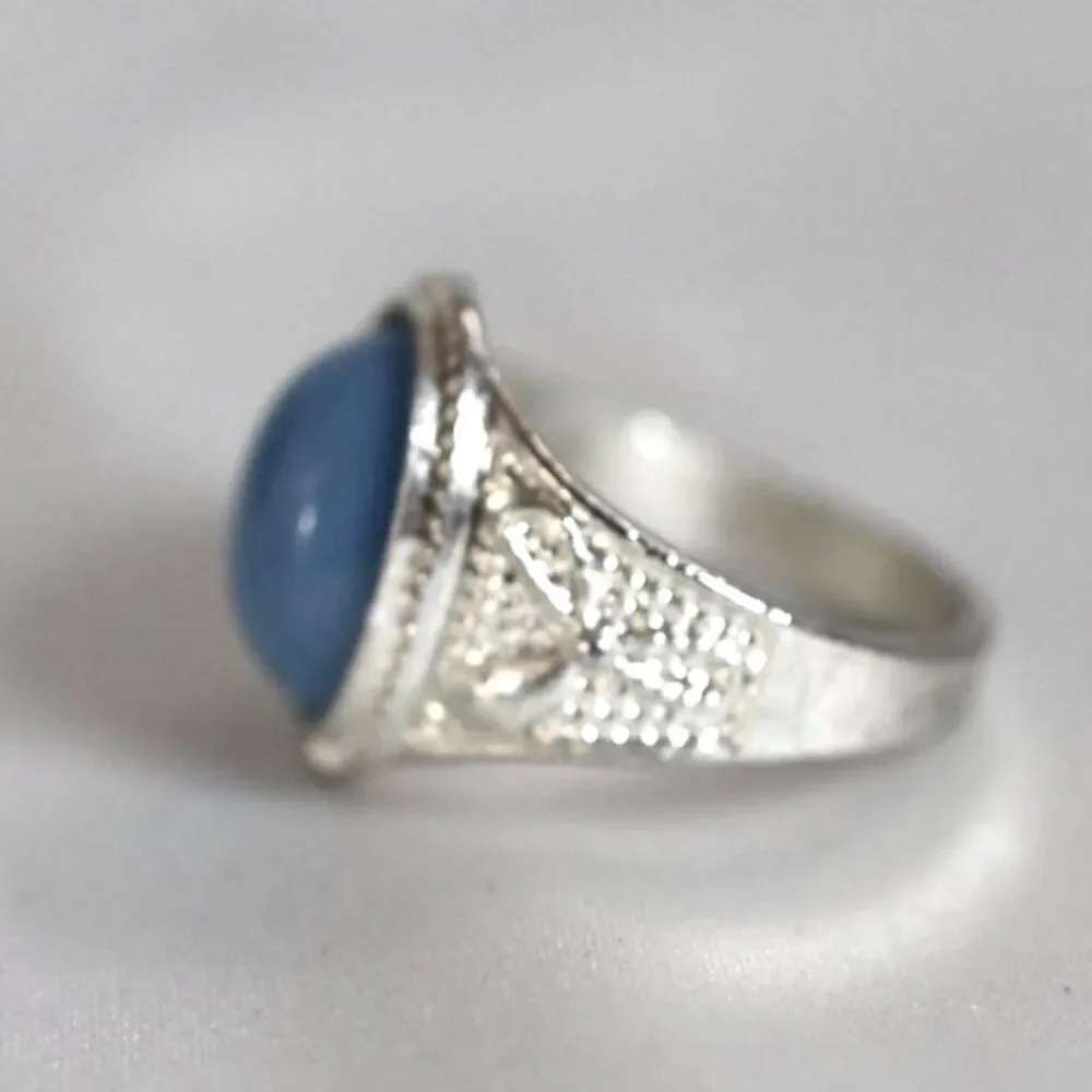 NWOT Electric Blue Energy Smooth Oval Stone Inlay Etched Silver Tone Size10 Ring